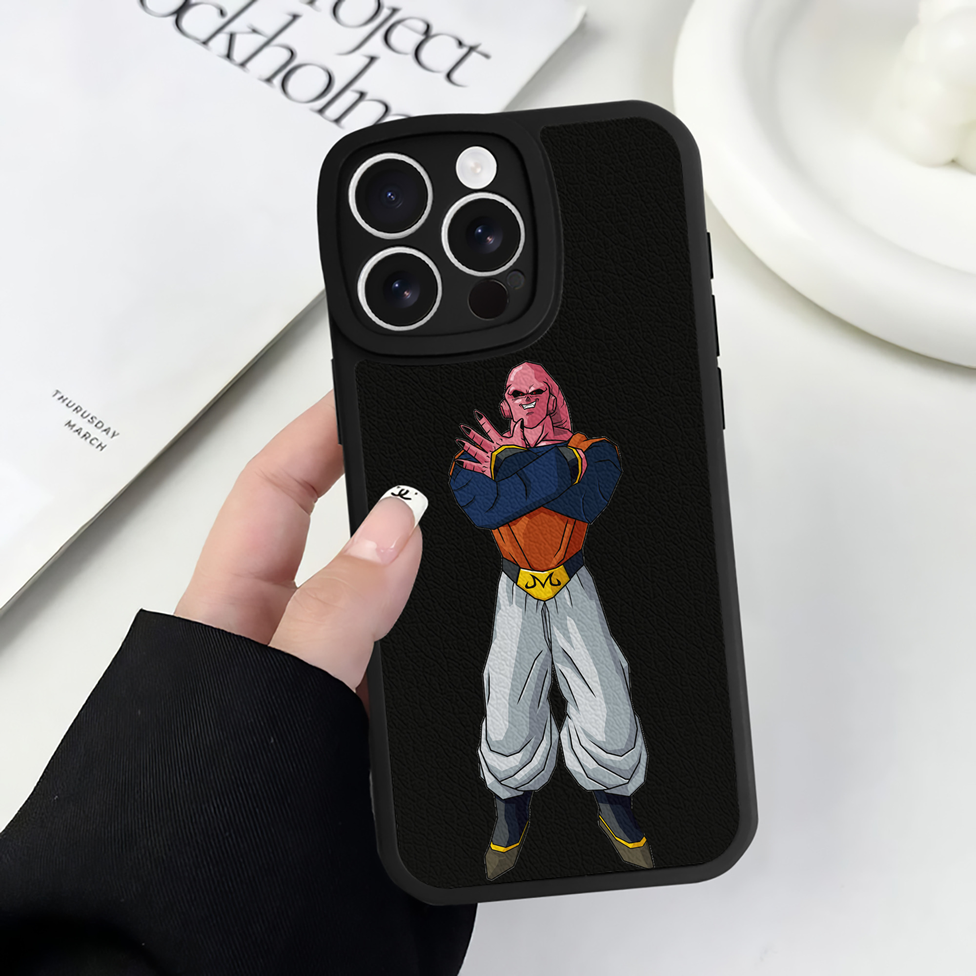 （画像用） ドラゴンボール 魔人ブウ DRAGON BALL Majin Buu 【iPhone 16シリーズ対応】シリコンスマホケース（レザー調） 材質：シリコン